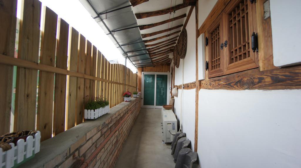 1928 Suimmaru Hanok Guesthouse Jeonju Eksteriør bilde