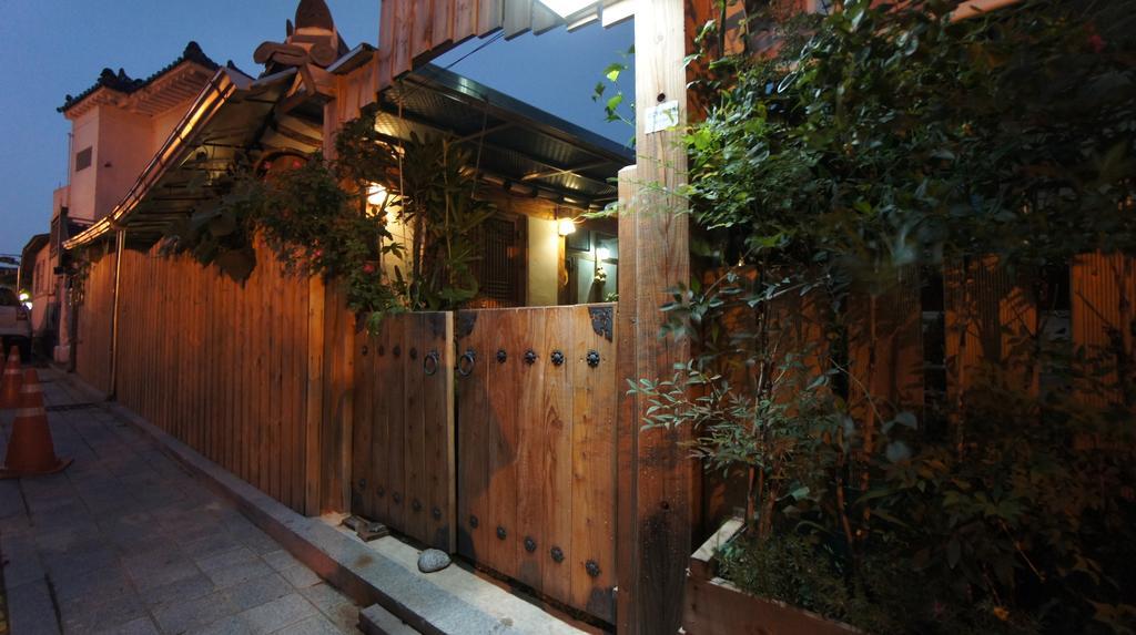1928 Suimmaru Hanok Guesthouse Jeonju Eksteriør bilde